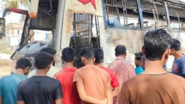 বাসচাপায় সিএনজিচালিত অটোরিকশার ৪ যাত্রী নিহত