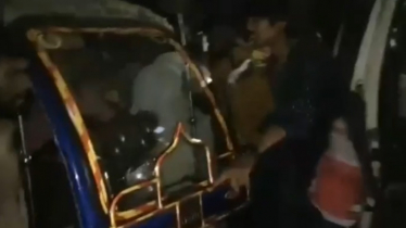 সিএনজিকে চাপা দিলো বাস: নিহত তিন, আহত দুই