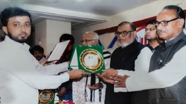 তাঁত শিল্পকে সারাদেশে ছড়িয়ে দিতে এক তরুণ উদ্যোক্তার পথচলা