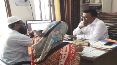 সেবা গৃহীতাদের স্যার সম্মোধন করেন সরকারী কর্মকর্তা