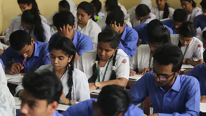 ২০২৩ সালের এসএসসি-সমমান পরীক্ষার তারিখ ঘোষণা ২০২৩ সালের এসএসসি-সমমান পরীক্ষার তারিখ ঘোষণা