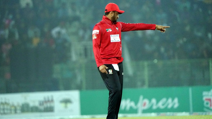 ওমরা থেকে এসেই হার সাকিবের, কুমিল্লার টানা অষ্টম জয় ওমরা থেকে এসেই হার সাকিবের, কুমিল্লার টানা অষ্টম জয়