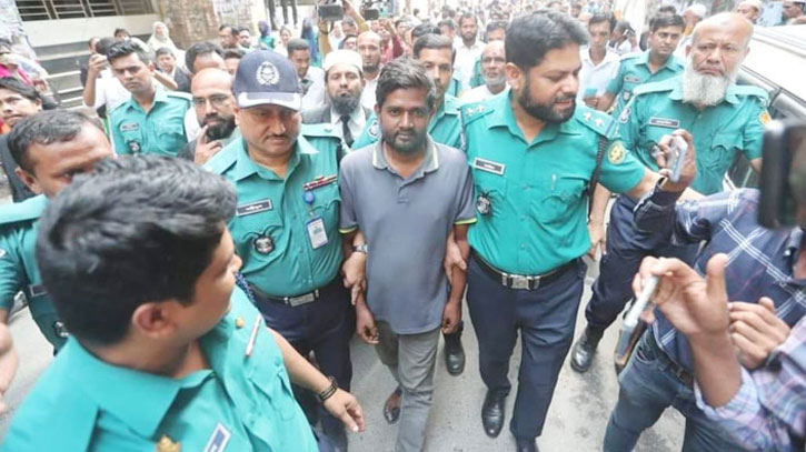 মুচলেকা দিয়ে জামিন পেলেন প্রথম আলোর সেই সাংবাদিক
