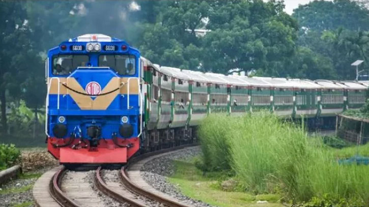 ঈদুল আজহা উপলক্ষে ট্রেনের টিকিট বিক্রি ১৪ জুন থেকে ঈদুল আজহা উপলক্ষে ট্রেনের টিকিট বিক্রি ১৪ জুন থেকে