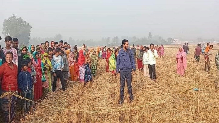 বিরামপুরে ধান ক্ষেত থেকে চাষির লাশ উদ্বার বিরামপুরে ধান ক্ষেত থেকে চাষির লাশ উদ্বার