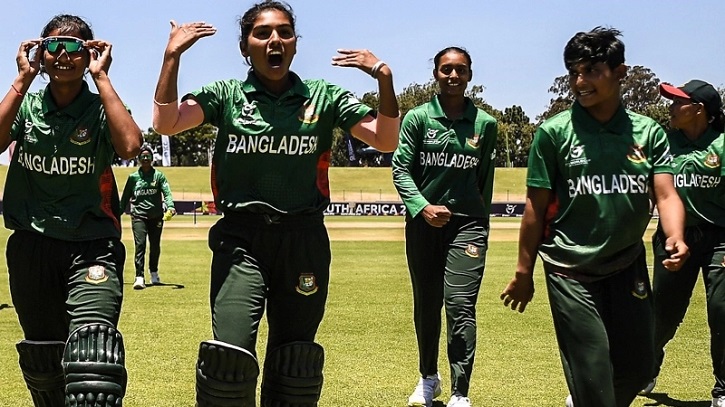 যুক্তরাষ্ট্রকে হারিয়ে হ্যাটট্রিক জয়ে গ্রুপ চ্যাম্পিয়ন বাংলাদেশ যুক্তরাষ্ট্রকে হারিয়ে হ্যাটট্রিক জয়ে গ্রুপ চ্যাম্পিয়ন বাংলাদেশ