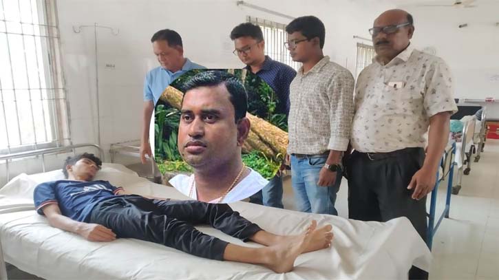 সাংবাদিককে ডেকে এনে বেধড়ক পেটালেন ঘোড়াশাল পৌর কাউন্সিলর সাংবাদিককে ডেকে এনে বেধড়ক পেটালেন ঘোড়াশাল পৌর কাউন্সিলর