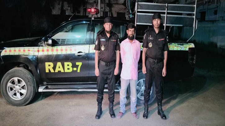 ফেনীতে নারী ভিক্ষুককে গণধর্ষণ: আরেক আসামি গ্রেফতার ফেনীতে নারী ভিক্ষুককে গণধর্ষণ: আরেক আসামি গ্রেফতার