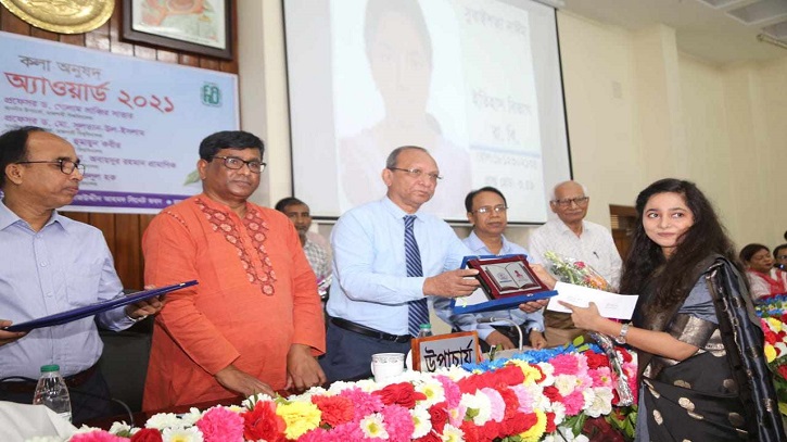 ডিনস্ অ্যাওয়ার্ড পেলেন রাবির কলা অনুষদের ১৪ শিক্ষার্থী ডিনস্ অ্যাওয়ার্ড পেলেন রাবির কলা অনুষদের ১৪ শিক্ষার্থী