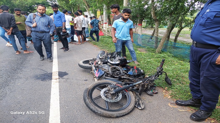 মোটরসাইকেল ও ট্রাকের মুখোমুখি সংঘর্ষে নিহত যুবক মোটরসাইকেল ও ট্রাকের মুখোমুখি সংঘর্ষে নিহত যুবক