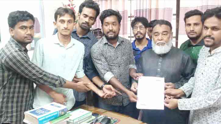 প্রতিদিন কেন্দ্রীয় লাইব্রেরি খোলাসহ চার দফা দাবিতে ইবি ছাত্র ইউনিয়নের স্মারকলিপি