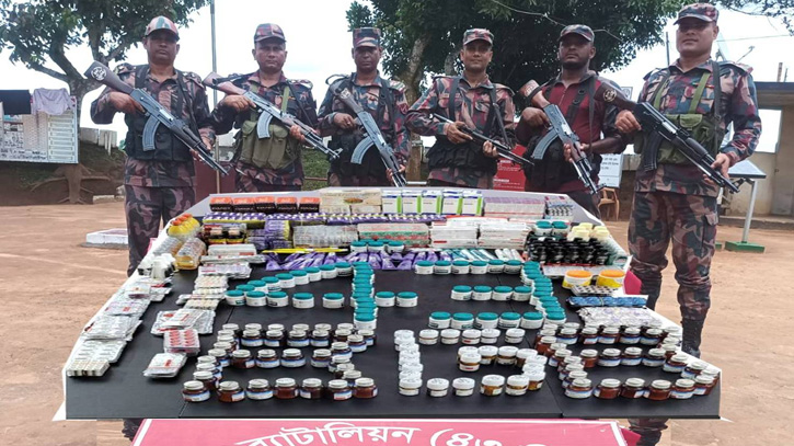 বিজিবির অভিযানে সাড়ে ৬ লাখ টাকার ভারতীয় ওষুধ ও মদ জব্দ বিজিবির অভিযানে সাড়ে ৬ লাখ টাকার ভারতীয় ওষুধ ও মদ জব্দ