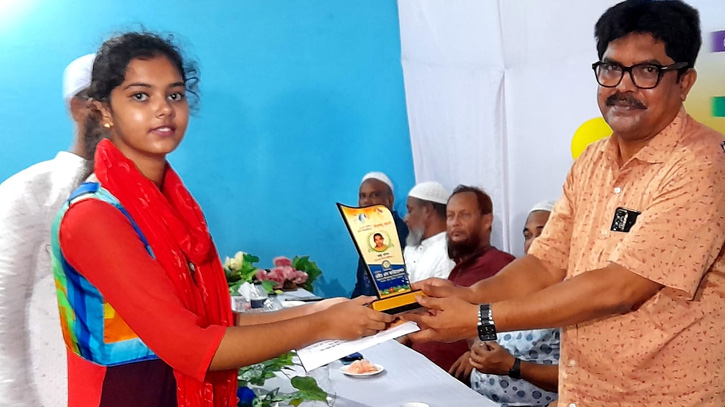 আমেরিকা প্রবাসীর উদ্যোগে শিক্ষা ও চিকিৎসা সহায়তা প্রদান আমেরিকা প্রবাসীর উদ্যোগে শিক্ষা ও চিকিৎসা সহায়তা প্রদান