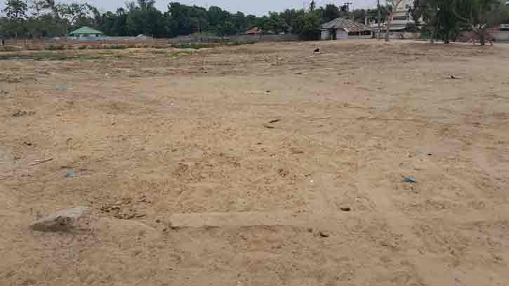 ১০০ শতকের পুকুর ভরাট করে জমি বিক্রি, ভাগাভাগি হচ্ছে টাকাও ১০০ শতকের পুকুর ভরাট করে জমি বিক্রি, ভাগাভাগি হচ্ছে টাকাও