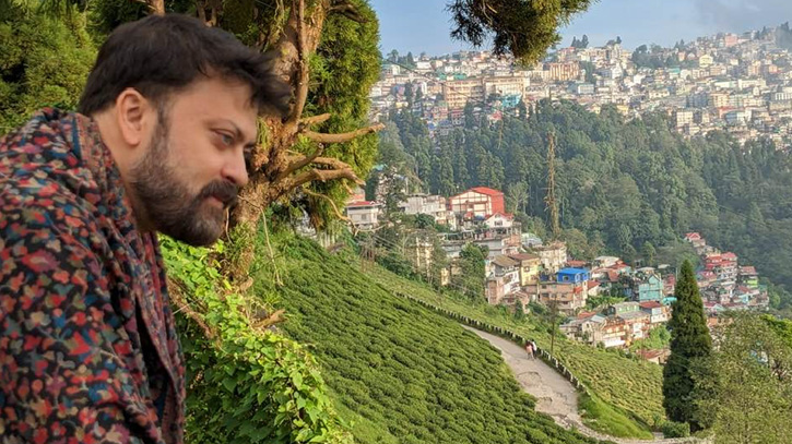 রক্ত চেয়ে পোস্ট দিয়েও রক্ষা হয়নি, ডেঙ্গুতে নায়কের বোনের মৃত্যু রক্ত চেয়ে পোস্ট দিয়েও রক্ষা হয়নি, ডেঙ্গুতে নায়কের বোনের মৃত্যু