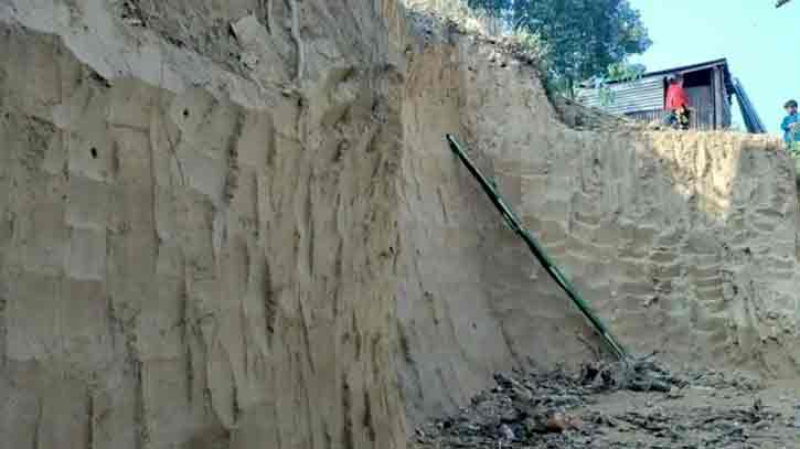 খাগড়াছড়িতে ভূমিখেকোরা নিয়ন্ত্রণহীন