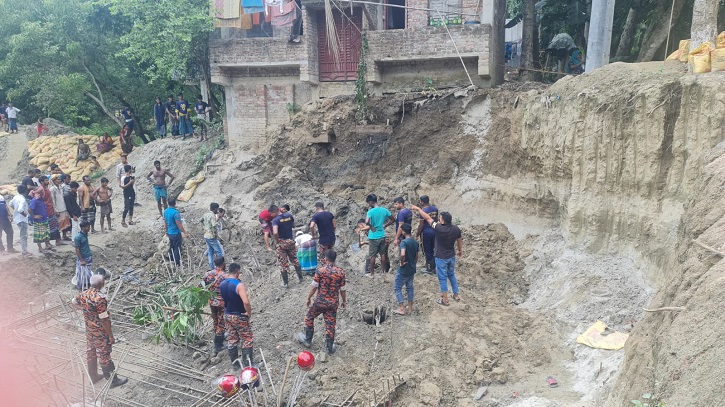 নির্মাণাধীন ব্রিজের মাটি ধসে ৩ শ্রমিকের মৃত্যু, আহত ৪ 