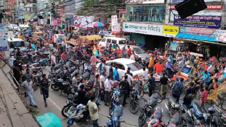 আওয়ামী লীগ-বিএনপির পাল্টাপাল্টি সমাবেশ ঘিরে উত্তেজনা আওয়ামী লীগ-বিএনপির পাল্টাপাল্টি সমাবেশ ঘিরে উত্তেজনা