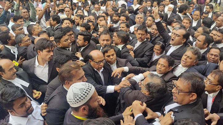 আওয়ামী লীগ ও বিএনপিপন্থী আইনজীবীরা সুপ্রিম কোর্টে আবারও মুখোমুখি আওয়ামী লীগ ও বিএনপিপন্থী আইনজীবীরা সুপ্রিম কোর্টে আবারও মুখোমুখি
