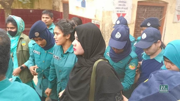 আদালত থেকে বেরিয়ে যা বললেন মাহিয়া মাহি আদালত থেকে বেরিয়ে যা বললেন মাহিয়া মাহি