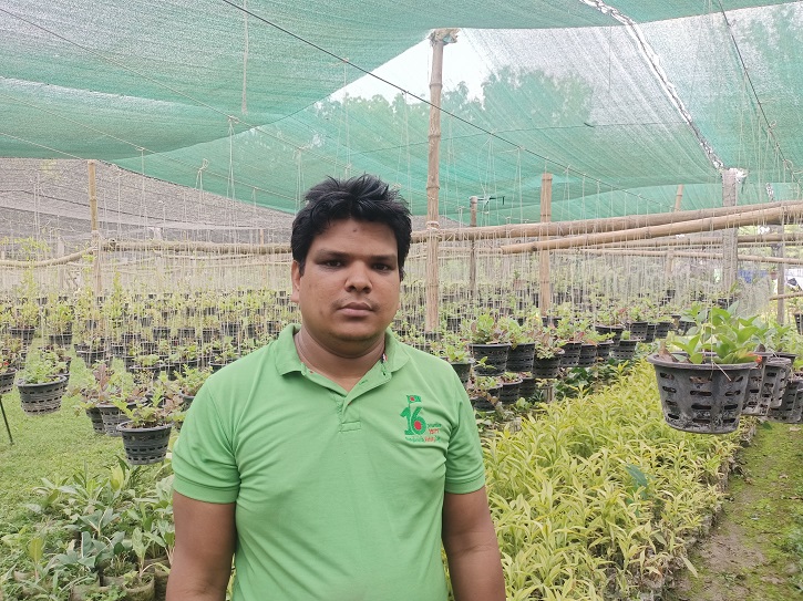 নিয়ামতের নার্সারীতে ১২ হাজার রকমের অর্কিড ফুলের সমাহার নিয়ামতের নার্সারীতে ১২ হাজার রকমের অর্কিড ফুলের সমাহার