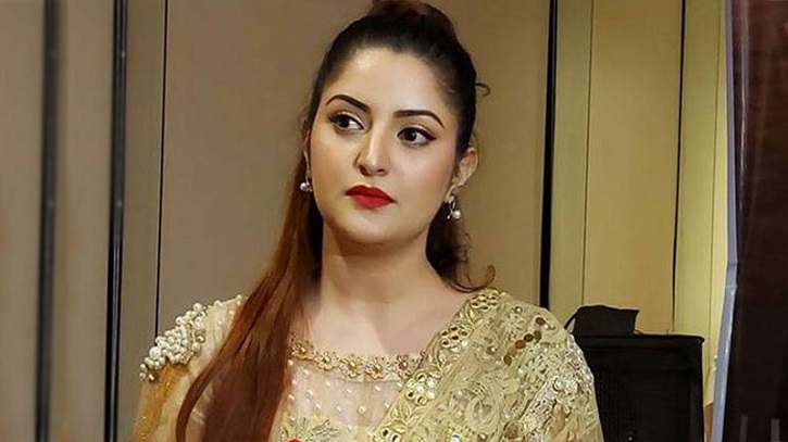 বেজায় খেঁপেছেন পরীমণি বেজায় খেঁপেছেন পরীমণি