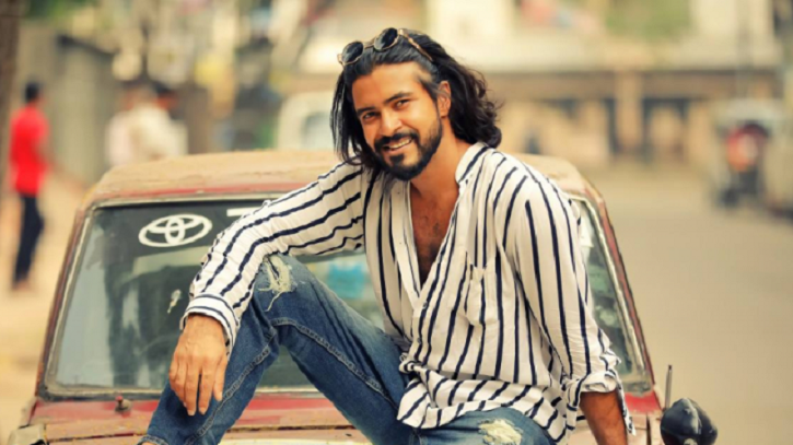 মধ্যরাতের ভিডিও ফাঁস নিয়ে মুখ খুললেন রাজ মধ্যরাতের ভিডিও ফাঁস নিয়ে মুখ খুললেন রাজ