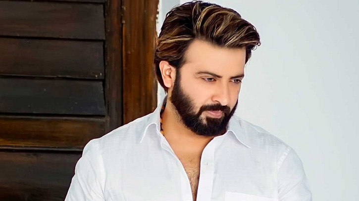 এই ছবির প্রযোজক তিনি না, বললেন শাকিব; তাহলে এই রহমত উল্লাহ কে? এই ছবির প্রযোজক তিনি না, বললেন শাকিব; তাহলে এই রহমত উল্লাহ কে?