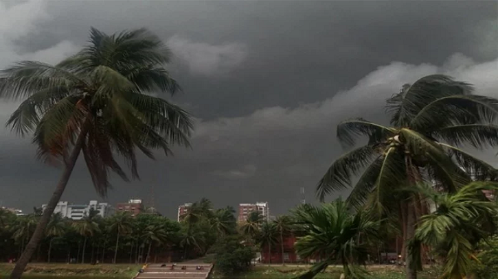 যে ৯ জেলায় ৬০ কিলোমিটার বেগে ঝড়বৃষ্টির আশঙ্কা 