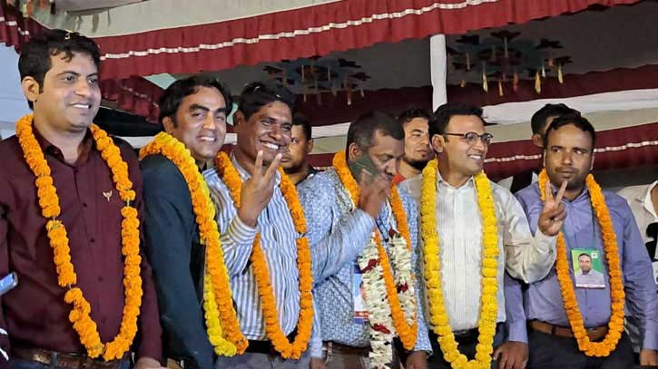 ডিআরইউ’র সভাপতি শুক্কুর আলী শুভ সাধারণ সম্পাদক মহিউদ্দিন আহমেদ ডিআরইউ’র সভাপতি শুক্কুর আলী শুভ সাধারণ সম্পাদক মহিউদ্দিন আহমেদ