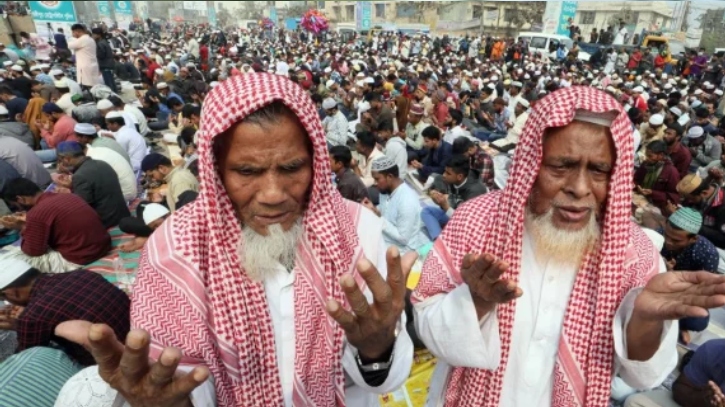 আখেরি মোনাজাতের মধ্য দিয়ে শেষ হলো বিশ্ব ইজতেমার দ্বিতীয় পর্ব
