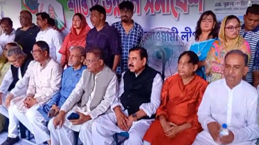 দেশ বিরোধী ষড়যন্ত্রের প্রতিবাদে যাত্রাবাড়ীতে আ. লীগের সমাবেশ চলছে