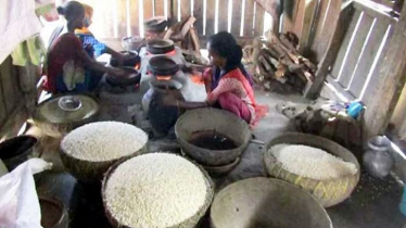 রোজায় কদর বাড়ে মুড়ি গ্রামের ব্যবসায়ীদের