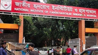 হাসপাতালে স্বজনদের পেটালো আনসার সদস্যরা, মারা গেল রোগী