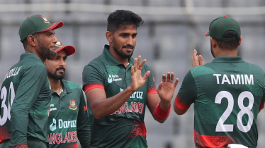 অভিষেকের প্রথম ওভারেই খালেদের উইকেট, রান বাড়াচ্ছে নিউজিল্যান্ড
