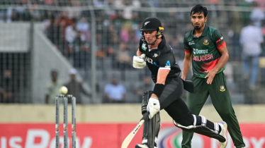 নাসুমের জোড়া শিকারের পর মিরপুরে আবার বৃষ্টি, খেলা বন্ধ