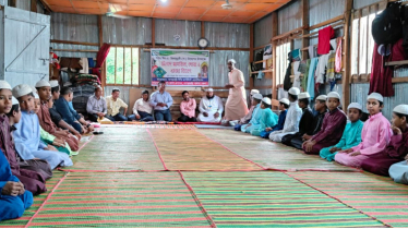 খাগড়াছড়িতে সাংবাদিকদের উদ্যোগে এতিমদের মাঝে খাবার বিতরণ