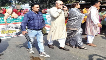 ৫০ হাজার বৈধ অস্ত্র ব্যবহার হয় কোন কাজে?
