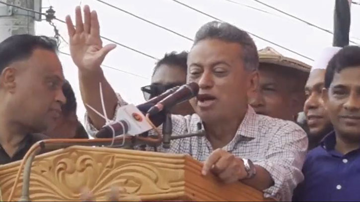 ভোট চুরি করে ক্ষমতায় যেতে খালেদা জিয়াকে আটকে রেখেছে সরকার: আমির খসরু ভোট চুরি করে ক্ষমতায় যেতে খালেদা জিয়াকে আটকে রেখেছে সরকার: আমির খসরু