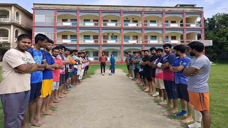 রবীন্দ্র বিশ্ববিদ্যালয়ে আন্ত:ফুটবল টুর্নামেন্টের ফাইনাল খেলা অনুষ্ঠিত রবীন্দ্র বিশ্ববিদ্যালয়ে আন্ত:ফুটবল টুর্নামেন্টের ফাইনাল খেলা অনুষ্ঠিত