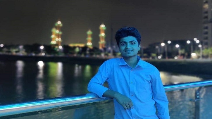 দরজা ভেঙ্গে জবি শিক্ষার্থীর ঝুলন্ত মরদেহ উদ্ধার দরজা ভেঙ্গে জবি শিক্ষার্থীর ঝুলন্ত মরদেহ উদ্ধার