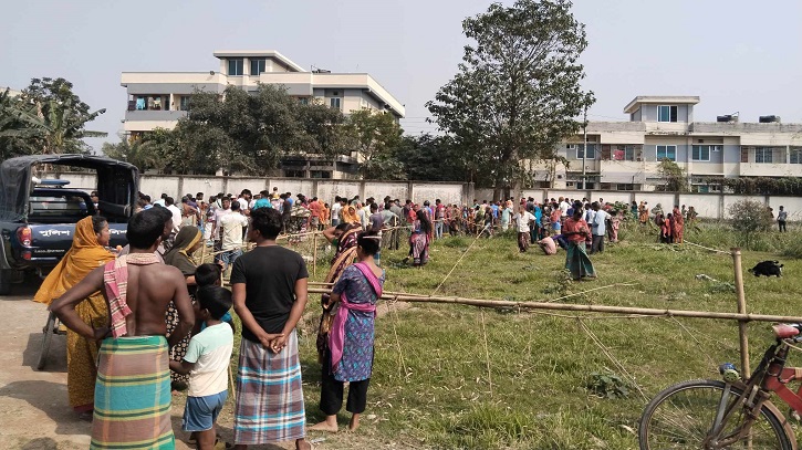 মানিকগঞ্জে কৃষি ইনস্টিটিউটের নিরাপত্তা দেওয়ালের পাশ থেকে নারীর মরদেহ উদ্ধার মানিকগঞ্জে কৃষি ইনস্টিটিউটের নিরাপত্তা দেওয়ালের পাশ থেকে নারীর মরদেহ উদ্ধার