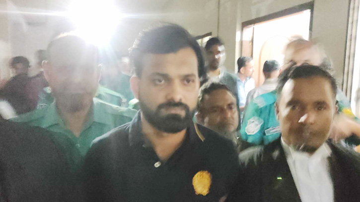 ইঞ্জিনিয়ার ইশরাকের ভাইসহ বিএনপির ৬ নেতা ৫ দিনের রিমান্ডে ইঞ্জিনিয়ার ইশরাকের ভাইসহ বিএনপির ৬ নেতা ৫ দিনের রিমান্ডে