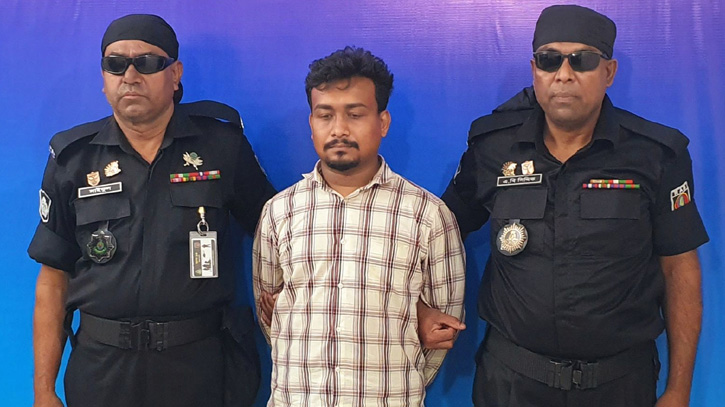 চাচা হত্যার ২৪ ঘণ্টা পর প্রধান আসামি ভাতিজা গ্রেফতার! চাচা হত্যার ২৪ ঘণ্টা পর প্রধান আসামি ভাতিজা গ্রেফতার!