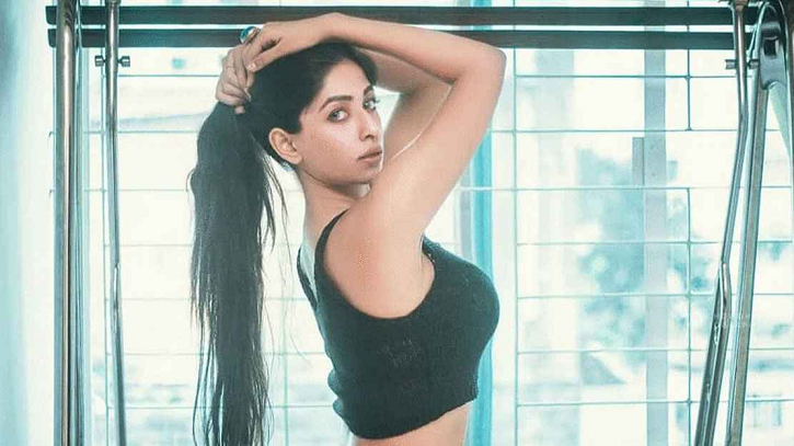উচ্চবিলাসী জীবনযাপনের বলি তাসনিয়া রহমান! উচ্চবিলাসী জীবনযাপনের বলি তাসনিয়া রহমান!
