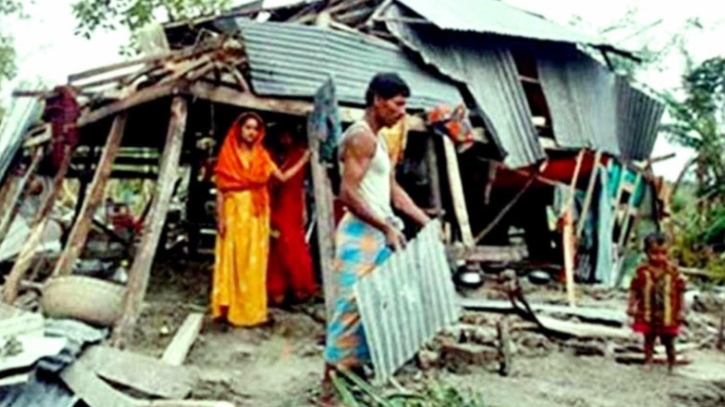 ১৭ বছরেও সারেনি সিডরের ক্ষত ১৭ বছরেও সারেনি সিডরের ক্ষত