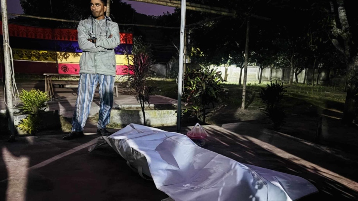 রাজবাড়ীতে সড়ক দুর্ঘটনায় ব্যবসায়ীর মৃত্যু রাজবাড়ীতে সড়ক দুর্ঘটনায় ব্যবসায়ীর মৃত্যু