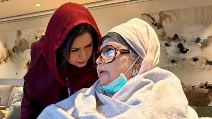সরিয়ে দেওয়া হয়েছে খালেদা জিয়ার ফ্লাইটের দুই কেবিন ক্রুকে সরিয়ে দেওয়া হয়েছে খালেদা জিয়ার ফ্লাইটের দুই কেবিন ক্রুকে