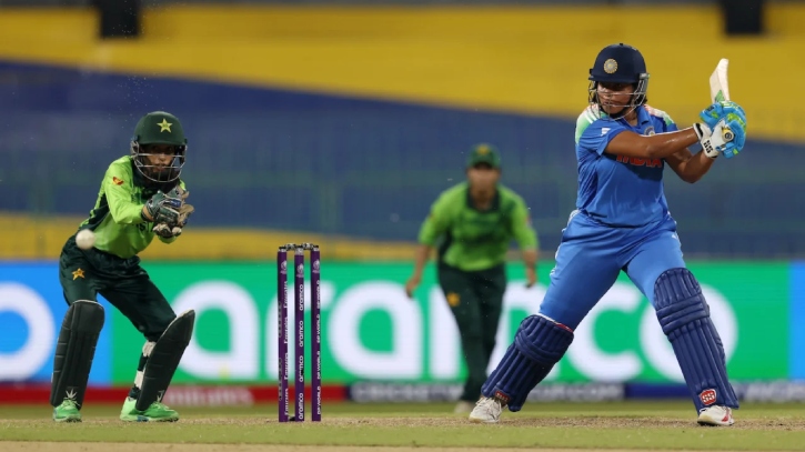 পাকিস্তানি নারীদের ২৪৮ রানের টার্গেট দিলো ভারত