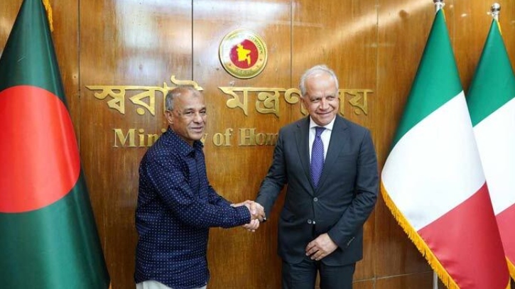 ইতালি গমনেচ্ছুদের জন্য সুখবর দিলেন স্বরাষ্ট্র উপদেষ্টা ইতালি গমনেচ্ছুদের জন্য সুখবর দিলেন স্বরাষ্ট্র উপদেষ্টা